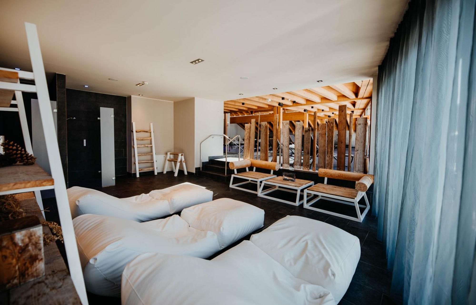 Post Seefeld - Wellnesshotel Tirol Зеефелд в Тирол Екстериор снимка