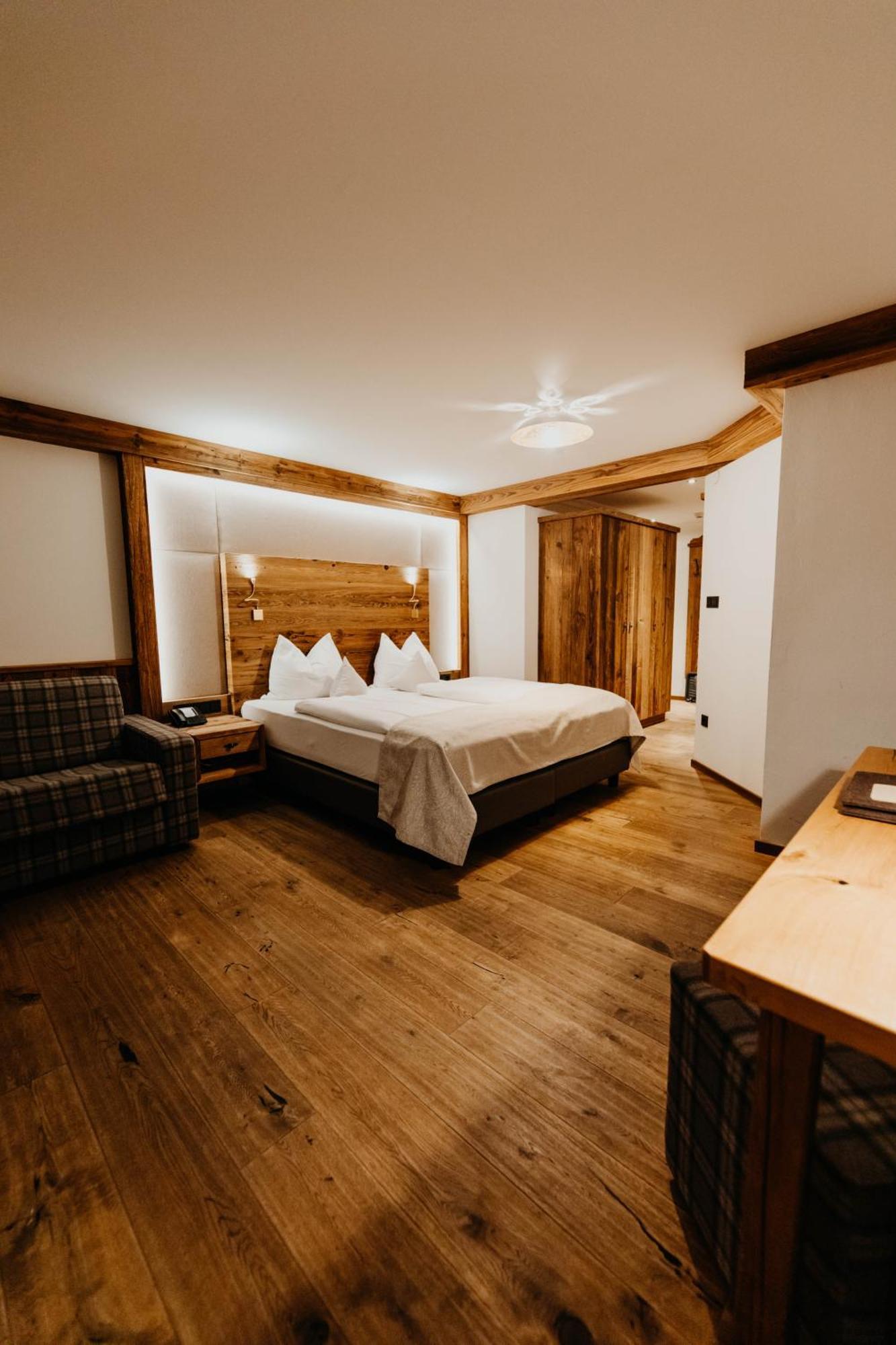 Post Seefeld - Wellnesshotel Tirol Зеефелд в Тирол Стая снимка